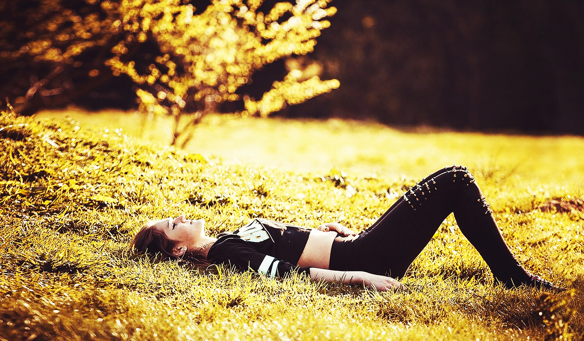 Cannabis and Sleep: Does It Help You Fall Asleep — and Why Do You Sometimes Wake Up Tired?