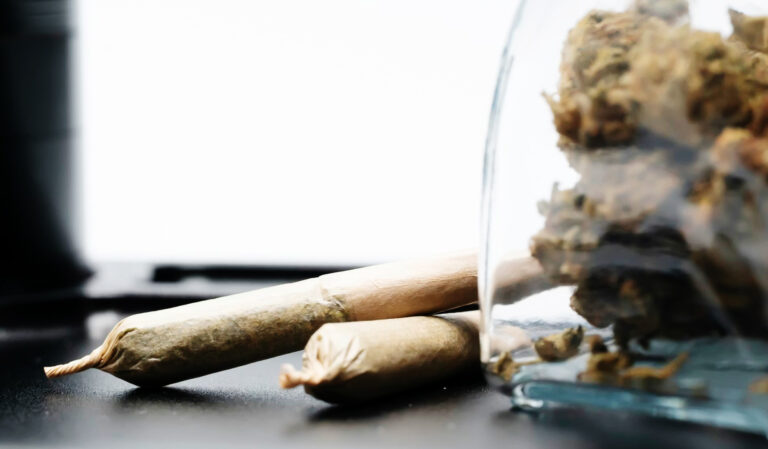 How Inhalation Technique Changes the Cannabis Experience: Deep Breathing, Slow Draws, and Fast Hits Compared