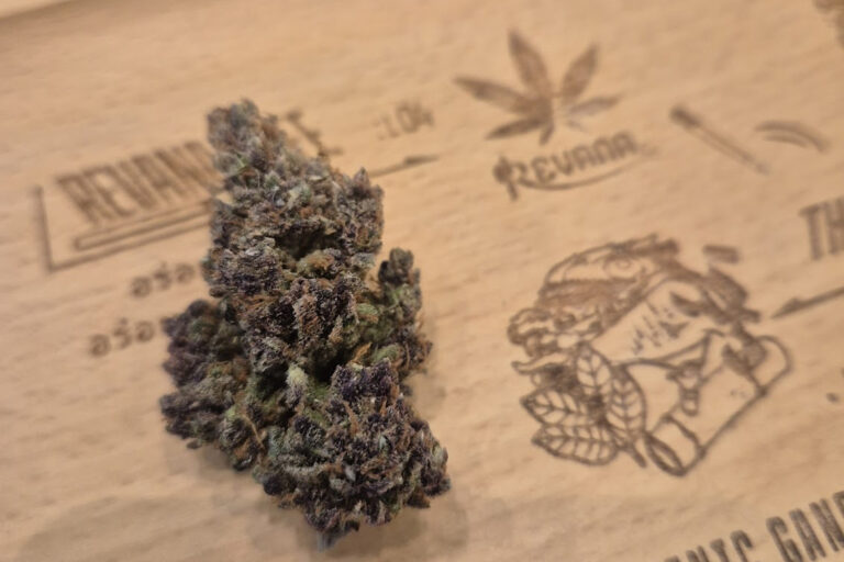 Characteristics of King Juice | Rich fruit sweetness with juicy depth “Fruity Rich Profile”