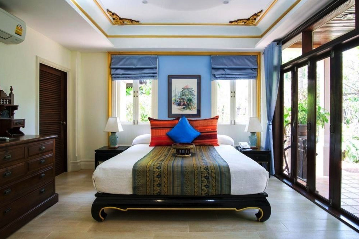 Rabbit Resort Pattaya wooden villa room