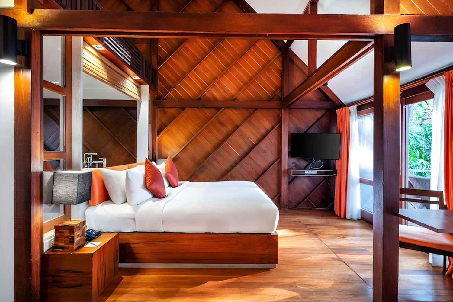The Monttra Pattaya independent villa terrace