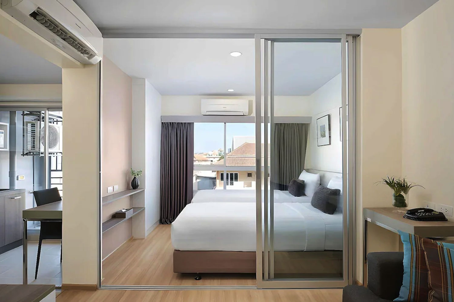 The Grass Serviced Suites by At Mind suite room