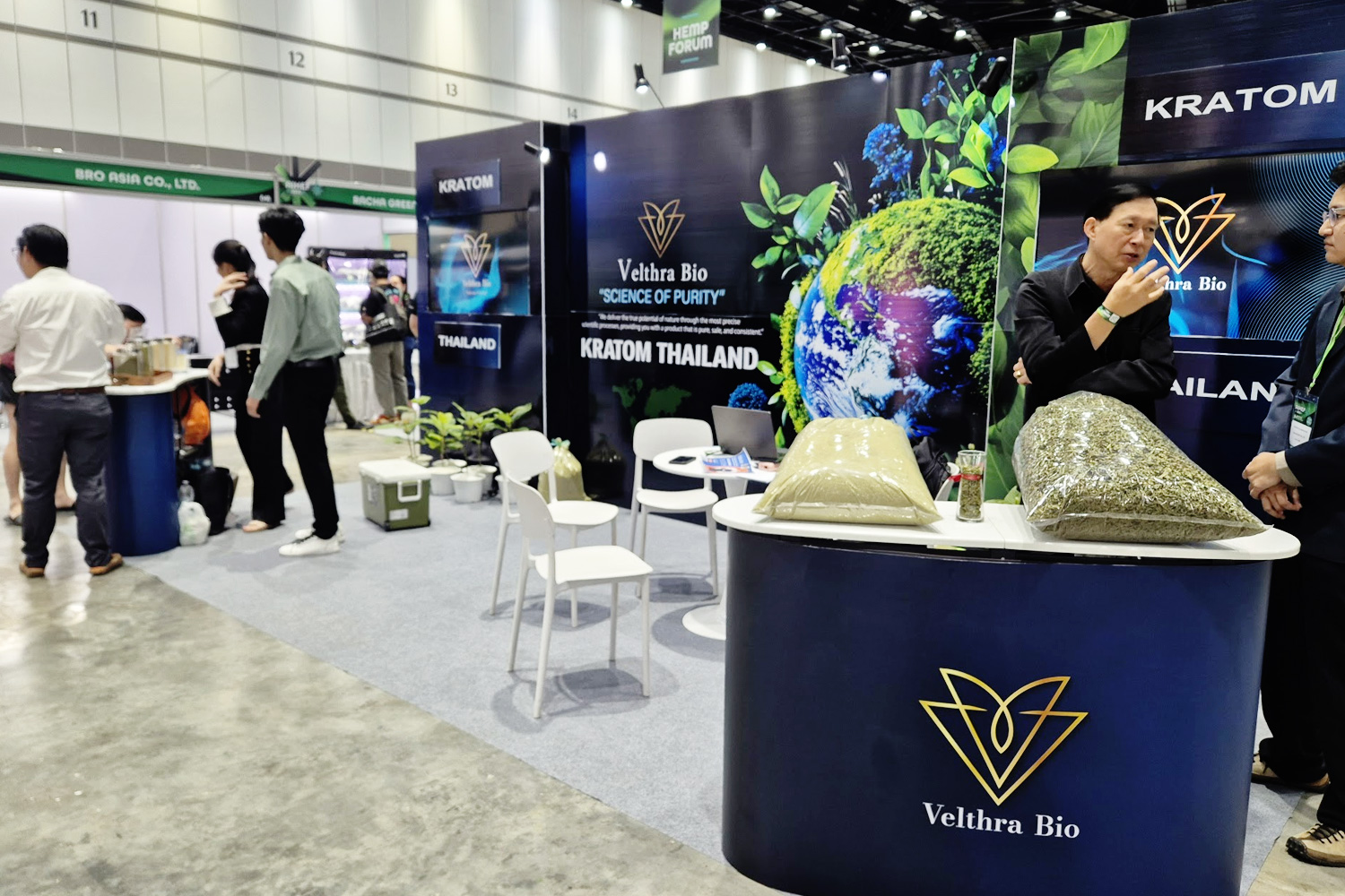 タイ産クラトムを販売するブランドブース