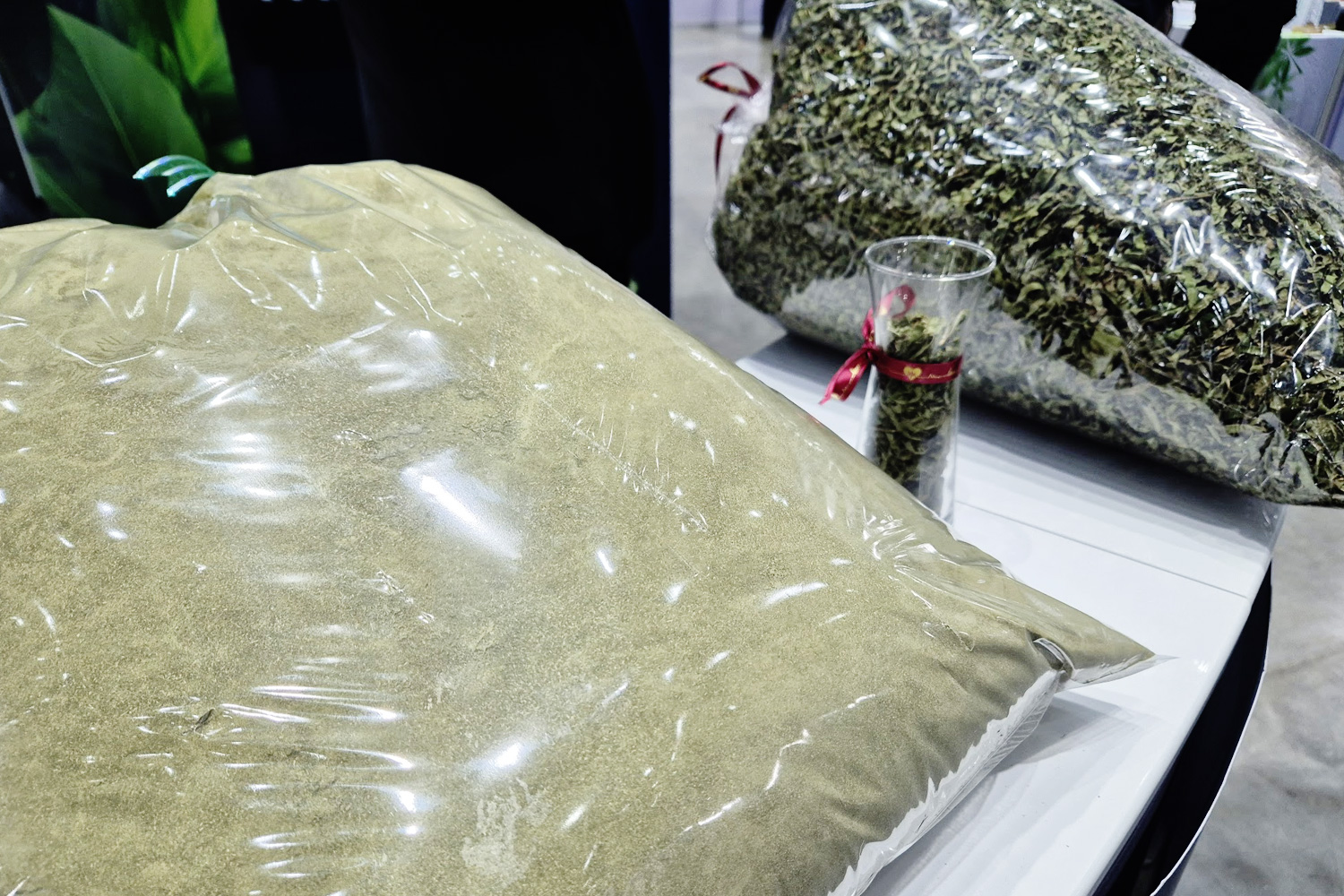 タイ産クラトムを販売するブランドブース