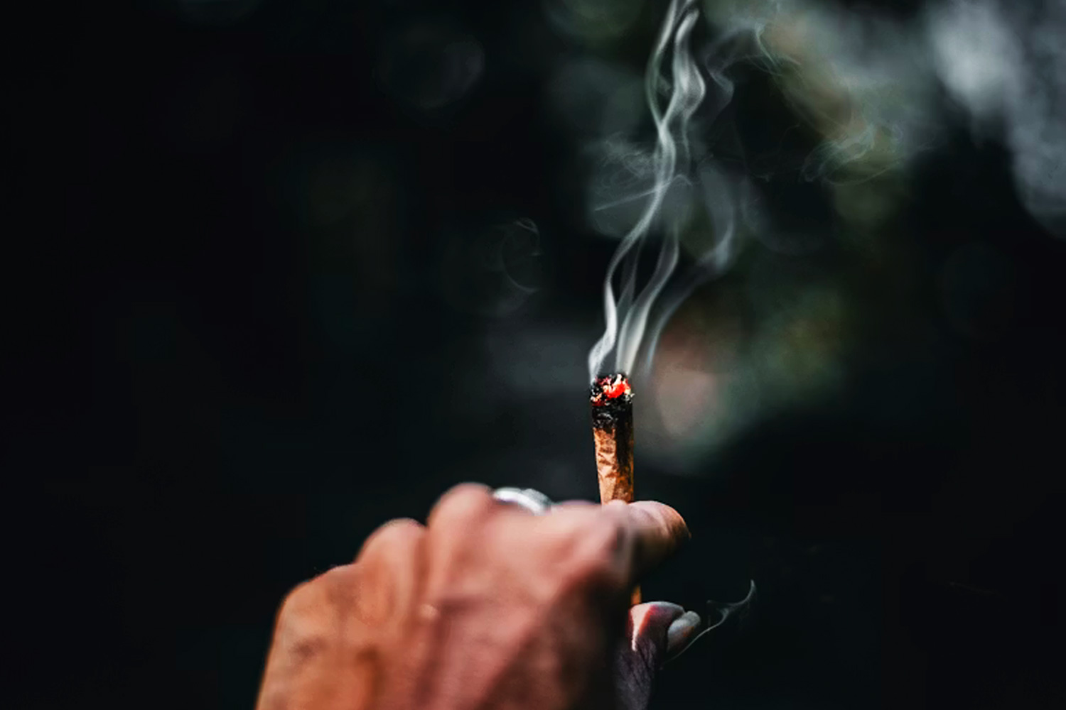 ジョイントが燃えてる写真