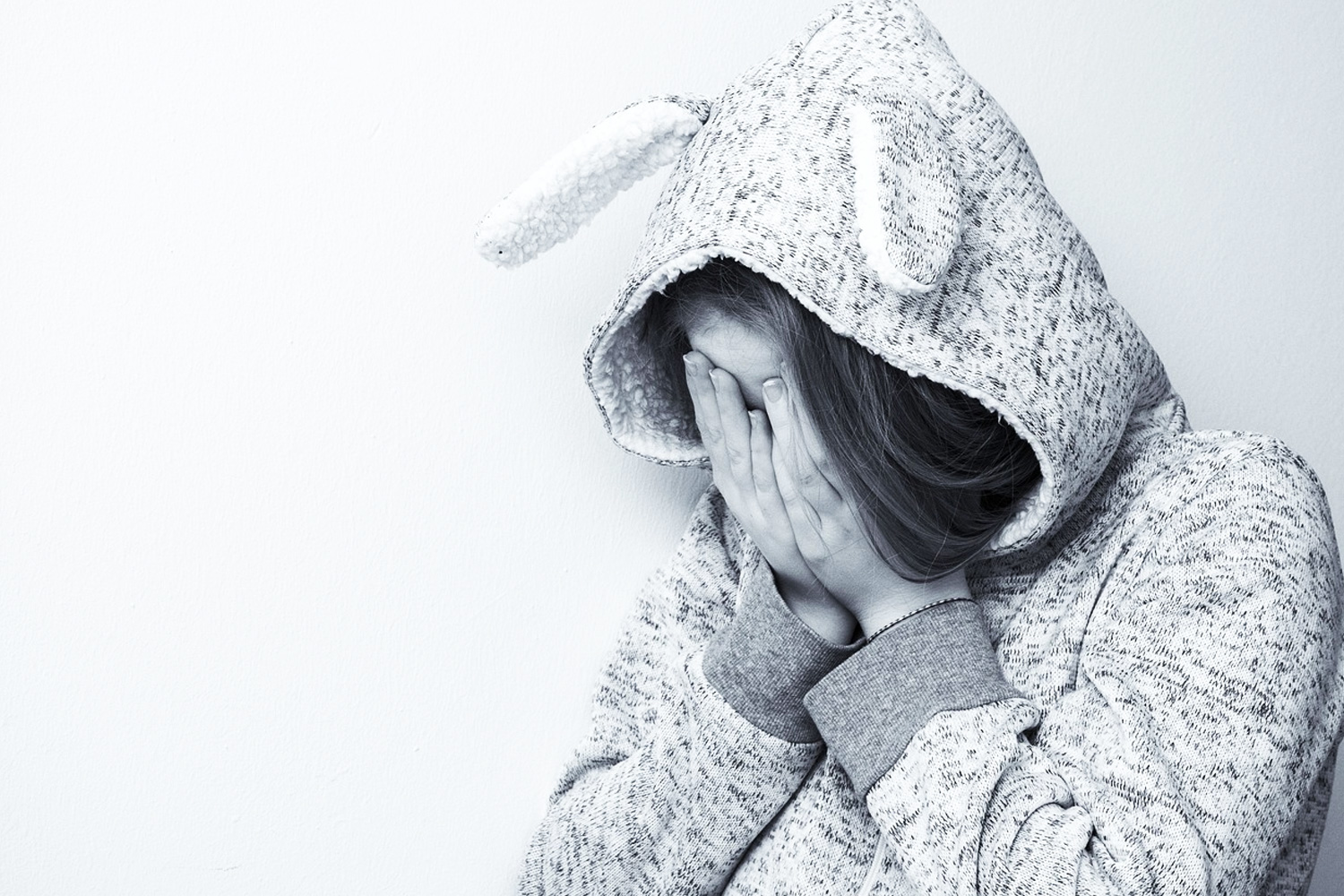 バッドトリップに入った女性の写真