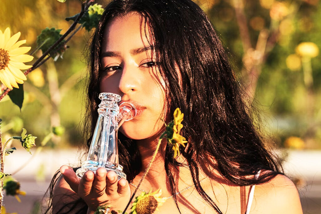 女性・カップル旅行で大麻を吸う際の注意点｜安心して過ごすための考え方を整理