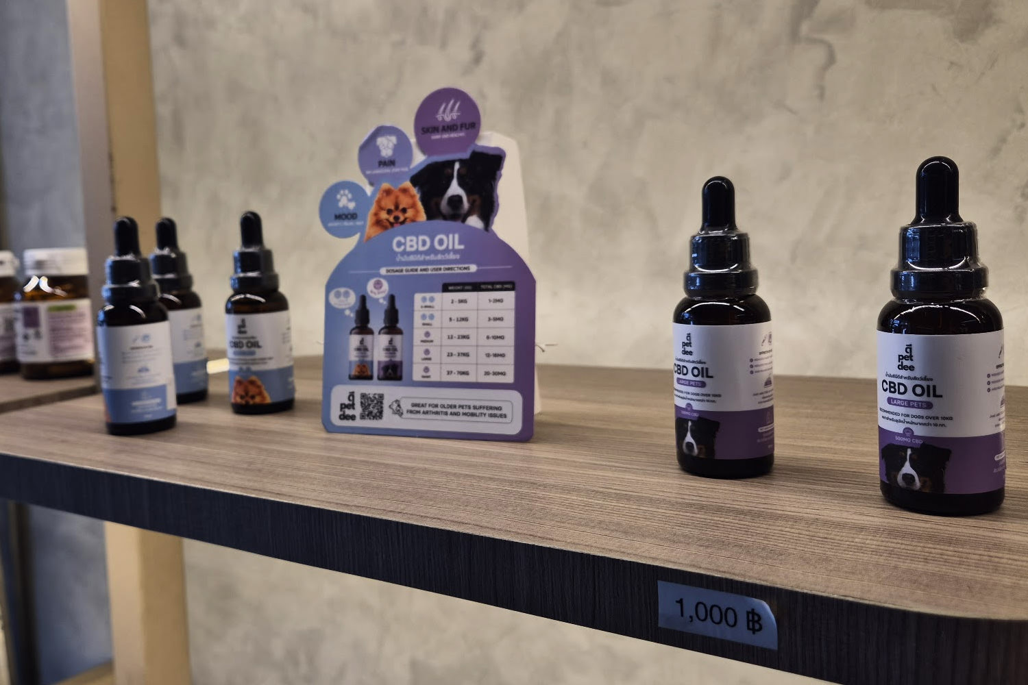 Pet dee CBD oil for dogs and cats at Siam Green Cannabis Co Nana