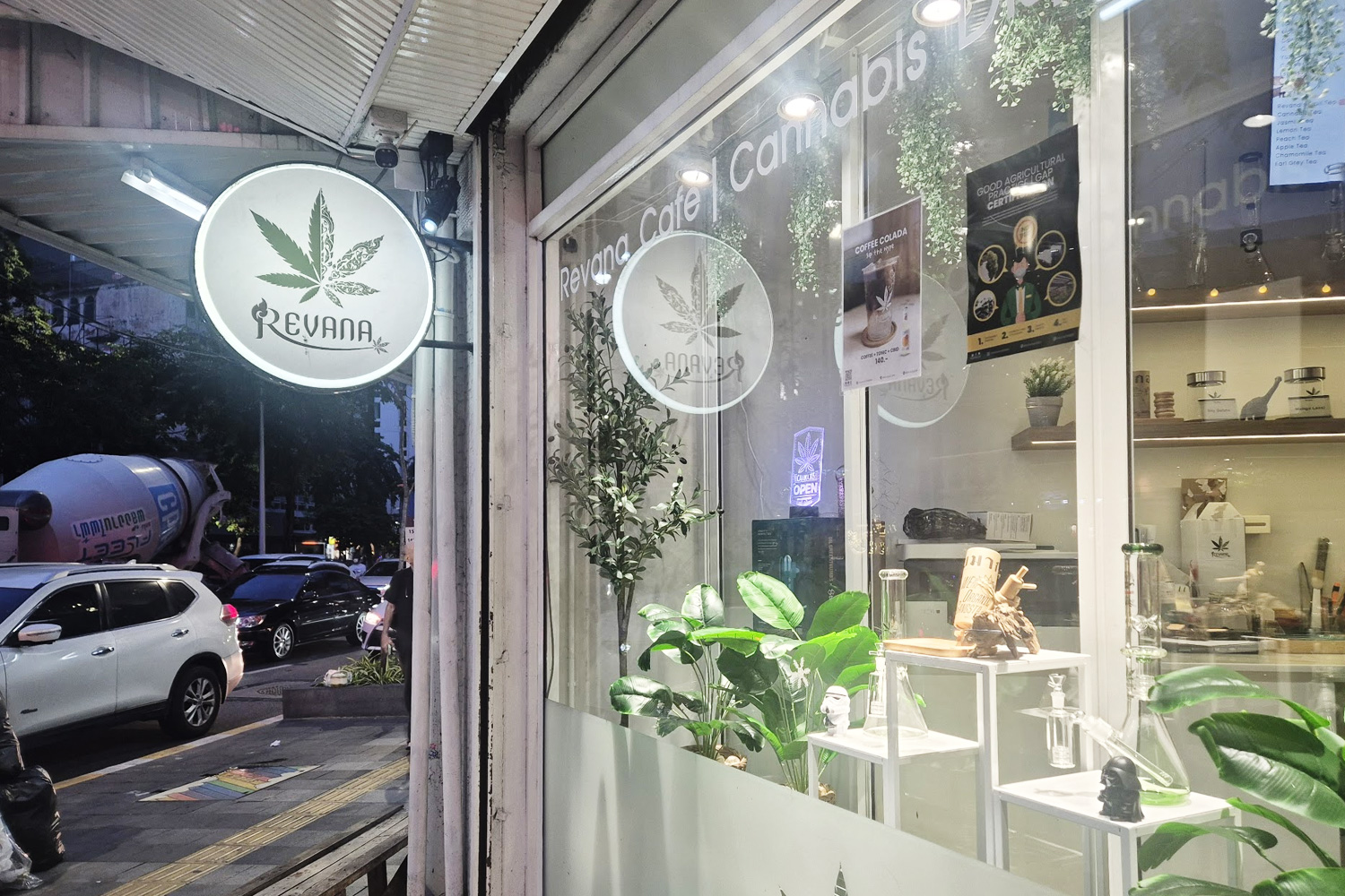 【2026年版】シーロム周辺の大麻薬局まとめ7選｜ホテル徒歩圏で安心して選ぶガイド