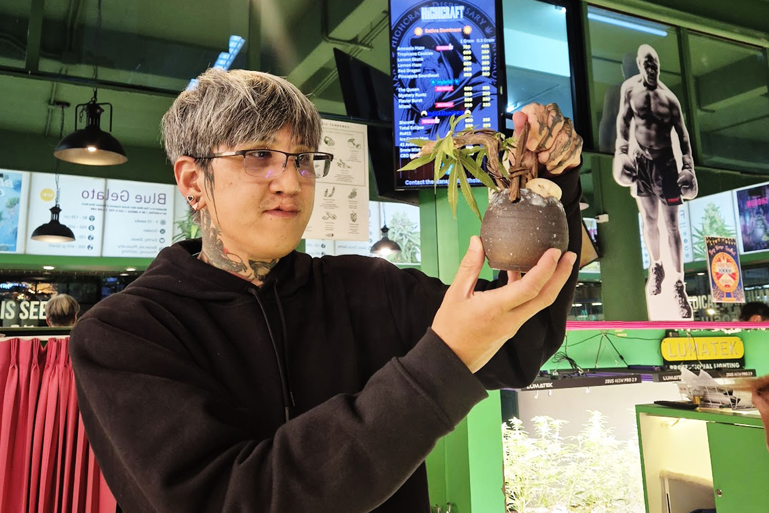 Highcraft Thailand Dispensary on 420 — Bangkok Asok dispensary with Japanese-speaking staff