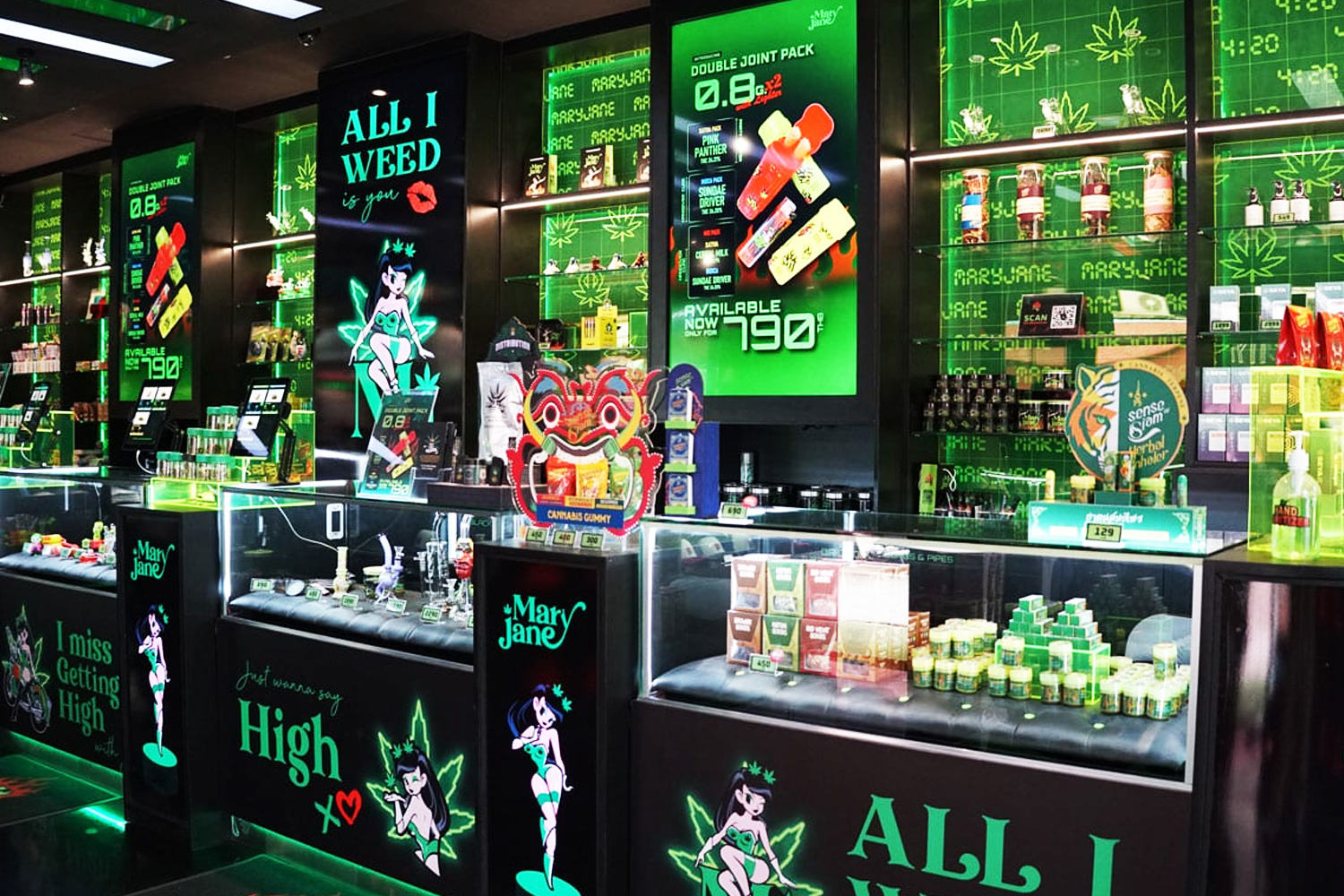 Mary Jane（メアリージェーン）バンコクナナ店の店内｜ヴィンテージタトゥーをモチーフにしたストリートブランド系大麻薬局