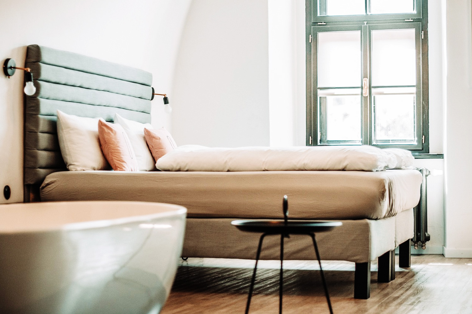 Hotel room cannabis smell management