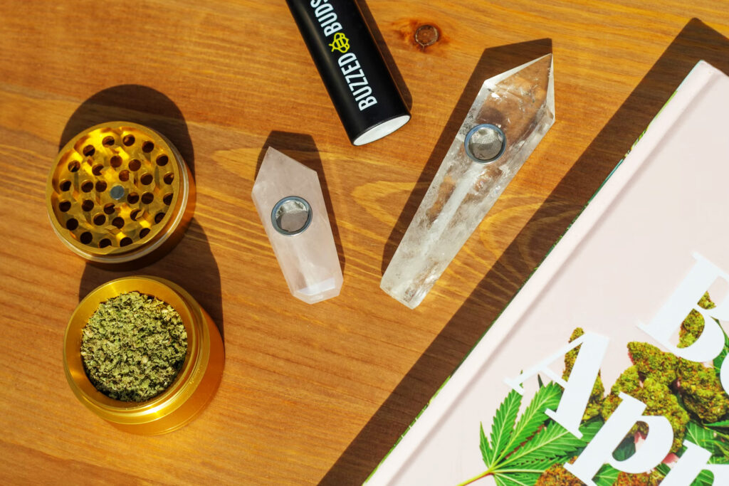 【2026年版】大麻の匂い対策｜ホテル・持ち運び・服への残り方と防ぐ方法