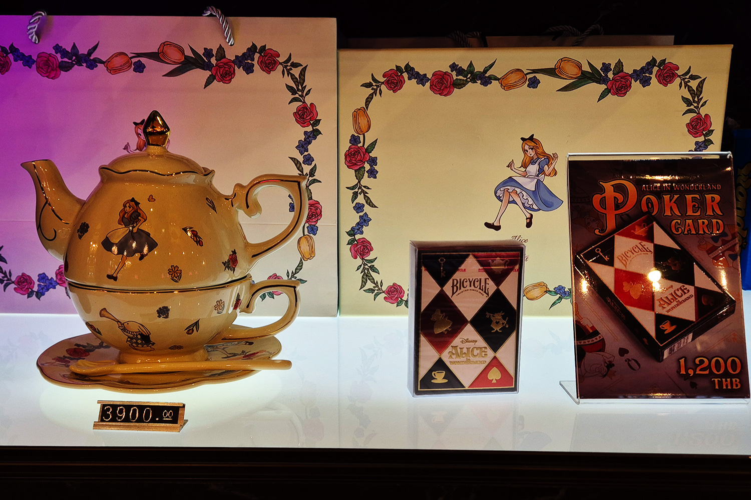 Wonderland Bangkok teapot and playing cards — popular original souvenir items