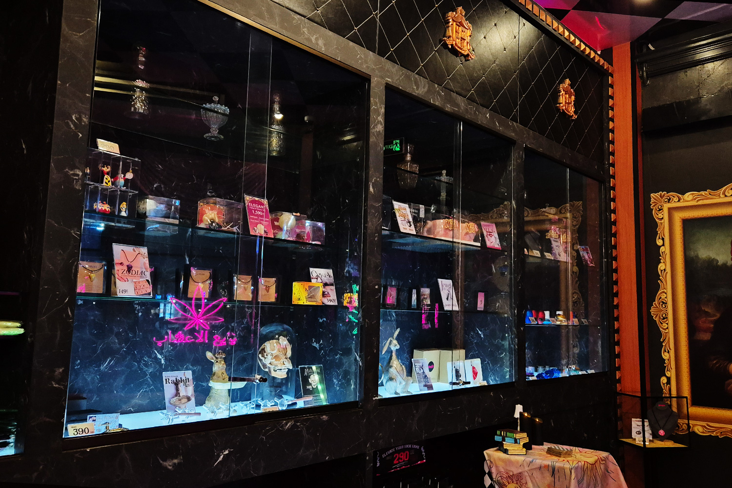 Wonderland Bangkok original products — teapots and decorative items for everyday use