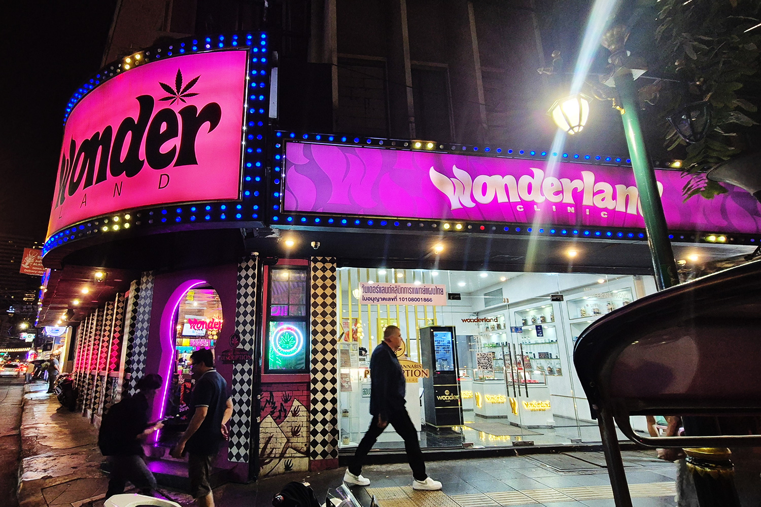 Wonderland Clinic店内｜Wonderland Bangkokに隣接するタイ伝統医学クリニック