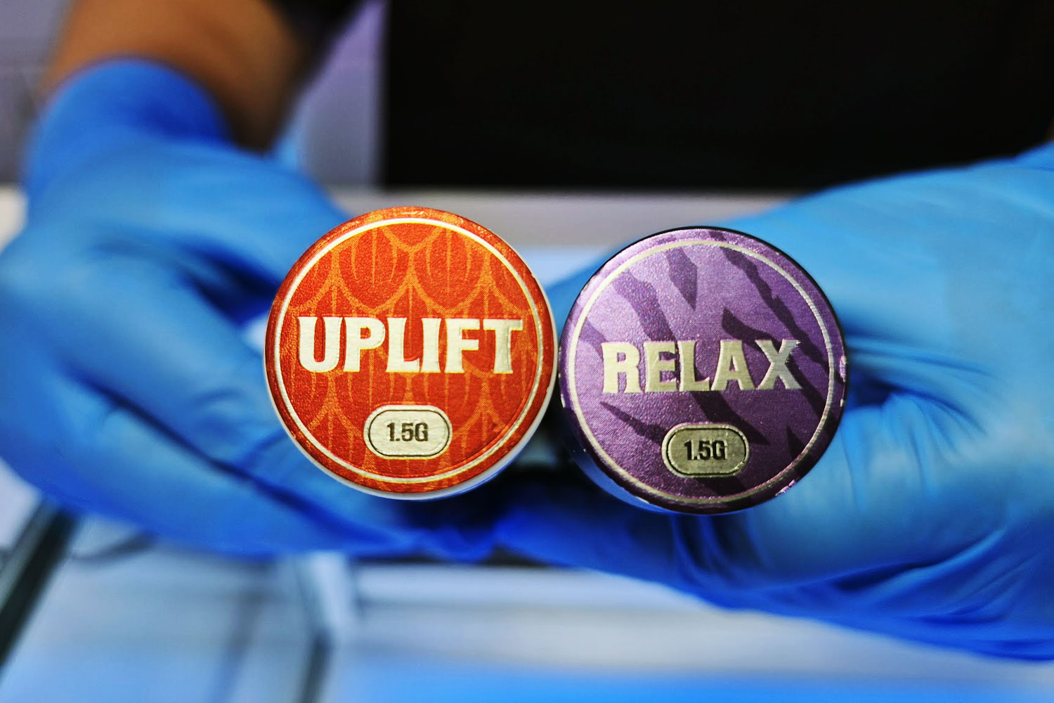 KIEFEZのUpliftラインとRelaxラインのプレロールを並べた比較イメージ